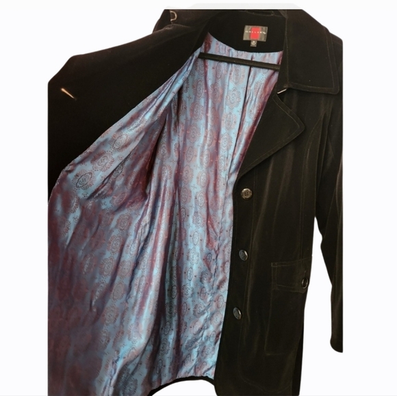 HOLIDAY MUST HAVE! Velvet Jacket-size Medium - Picture 4 of 14